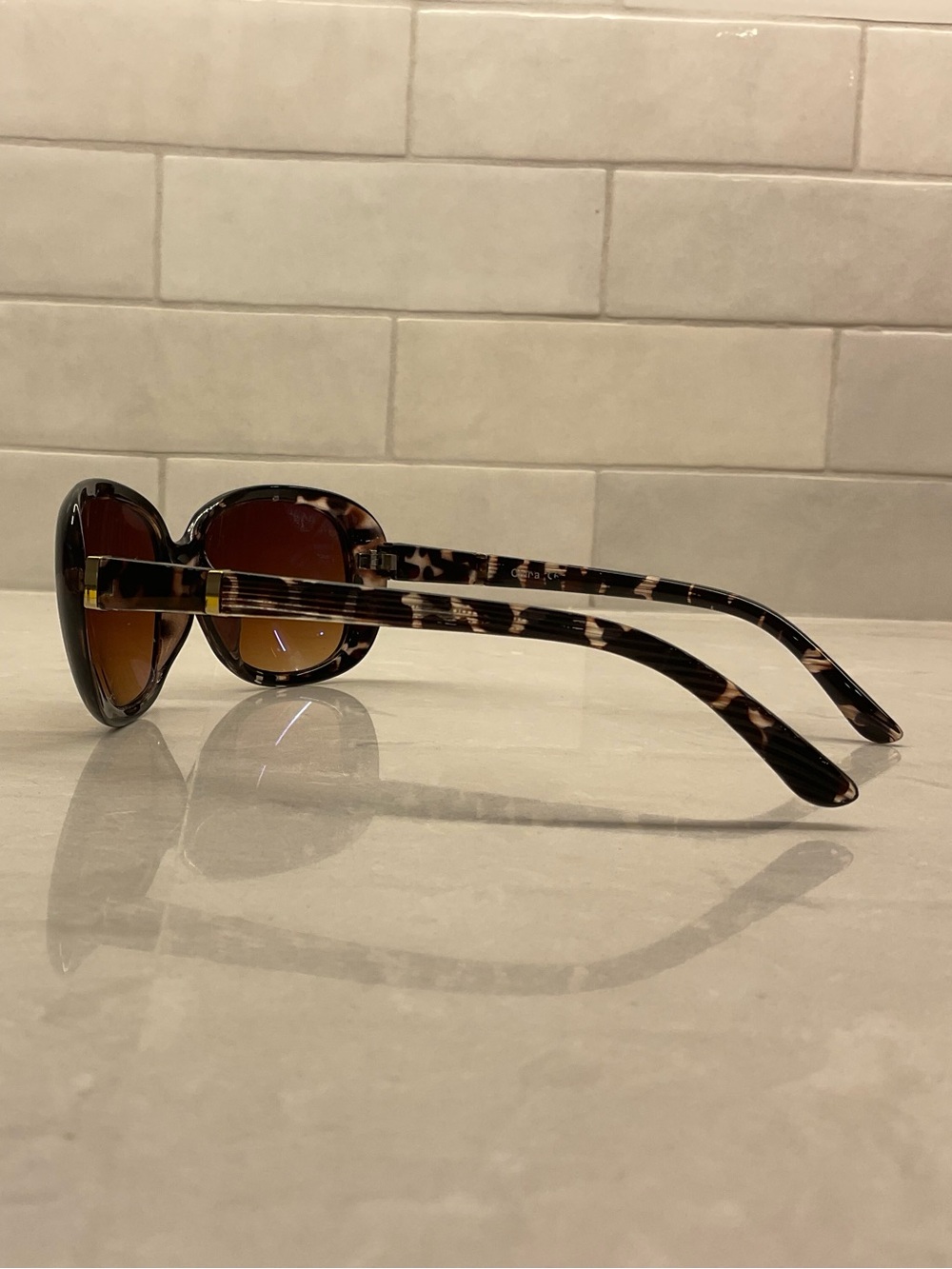 Tortoise Brown Gradient Oversized Women’s Sunglasses - Picture 2 of 6
